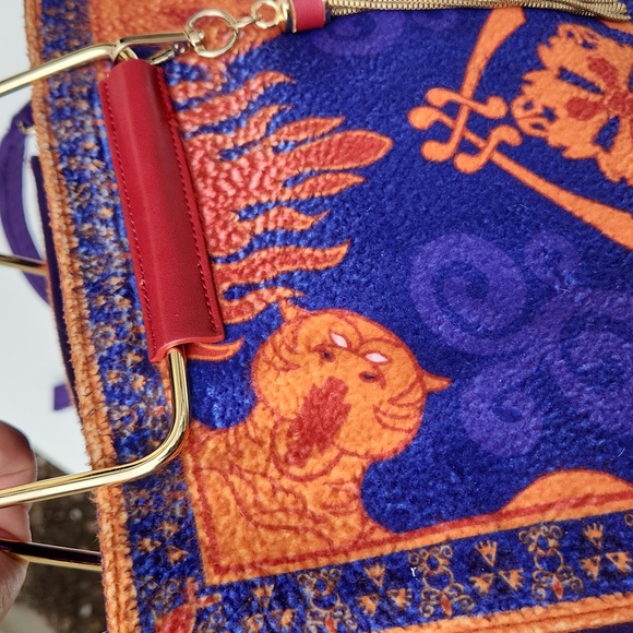 Disney Aladdin Magic Carpet Handbag (Disney collection by Her Universe) - Picture 13 of 14